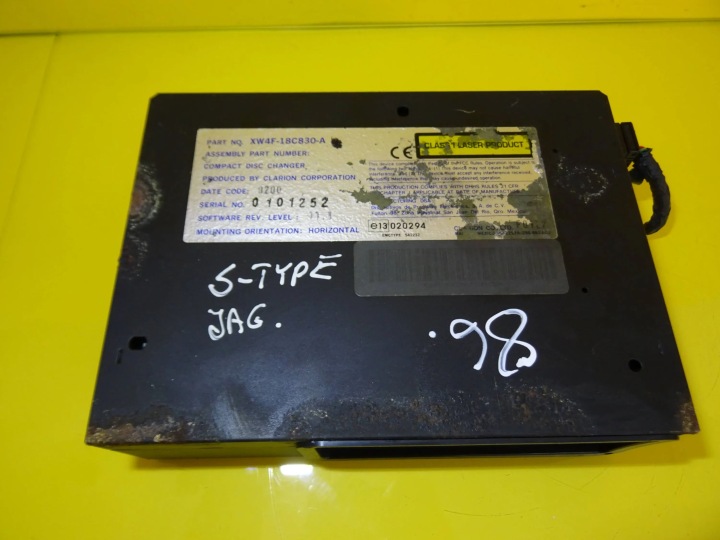 CHANGEUR DISQUES CD JAGUAR S-TYPE XW4F18C830A NR64