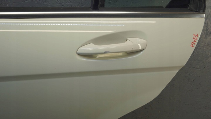 MERCEDES W204 PORTES GAUCHE ARRIÈRE (D2161)