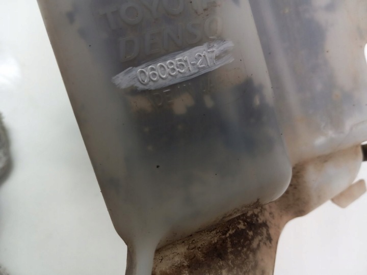 TOYOTA RAV-4 III RÉSERVOIR LIQUIDE LAVE-GLACES 060851-217