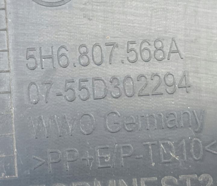 VW GOLF VIII HAYON SPOILER PARE-CHOCS ARRIÈRE 5H6807568A