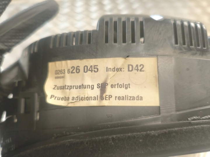COMPTEUR AUDI A4 1.9TDI B6 8E0920900M