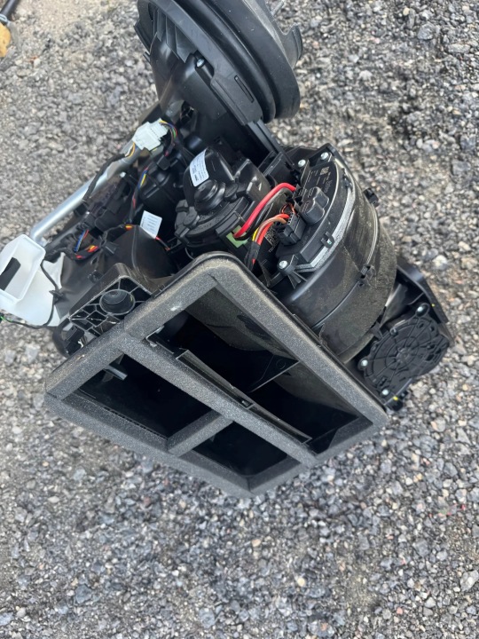 CHAUFFAGE BMW IX1 (U11 BEV) 5A563F9 ÉLECTRIQUE 230KW 2024