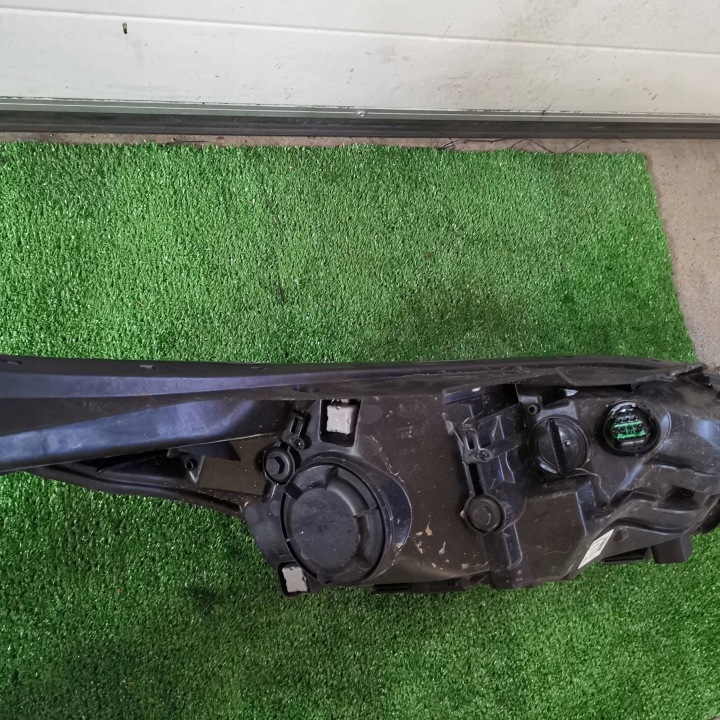 KIA PROCEED III PHARE GAUCHE AVANT AVANT J7921-22050