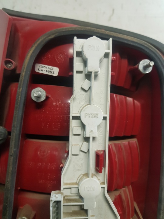 SKODA FABIA I RESTYLAGE BERLINE PHARE GAUCHE ARRIÈRE 6Y9945111D INSERT