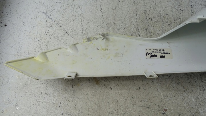 P27 KTM 1190 RC8 R QUEUE PLASTIQUE DÉFLECTEUR D'AIR PROTECTION 69008042000