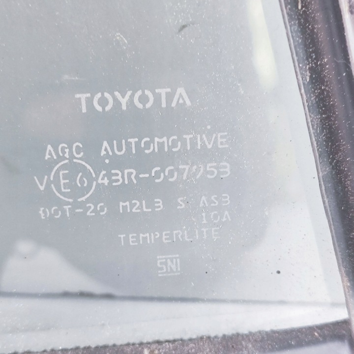 TOYOTA RAV 4 (XA50) 2019 VITRE CARROSSERIE ARRIÈRE