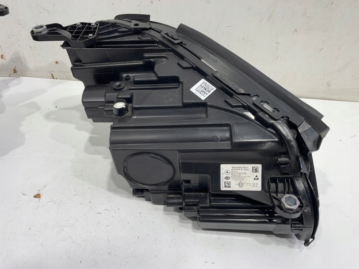MERCEDES E CLASSE W213 W238 16-19 PHARE GAUCHE DROITE COMPLET LED A2139068808