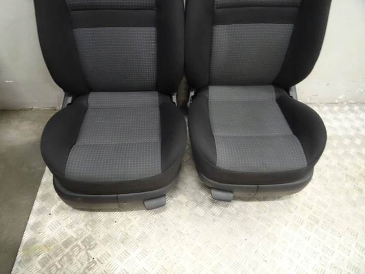 SIÈGE SIÈGES BANQUETTE ARRIÈRE ENSEMBLE VW GOLF IV 3D HAYON NR177