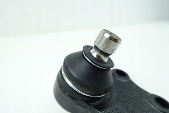235657_C PIVOT BRAS DE SUSPENSION AVANT L/P BAS AVANT (SR