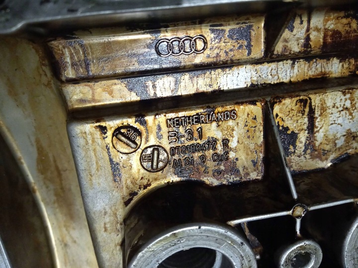 COUVERCLE DE SOUPAPES AUDI A6 S6 C5 4B 078103472R