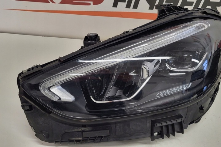 PHARE GAUCHE AVANT MERCEDES-BENZ C (W206) A2069063903 DIESEL 2021