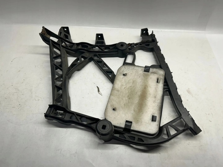 MERCEDES-BENZ GL X166 2013 DROITE CÔTÉ POIGNÉE FIXATION PARE-CHOCS ARRIÈRE