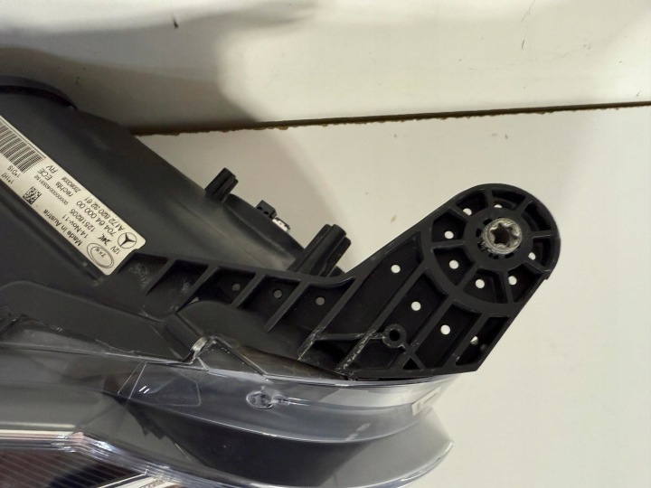 PHARE AVANT AVANT DROITE MERCEDES SLK W172 AMG BI-XENON LED A1728203261