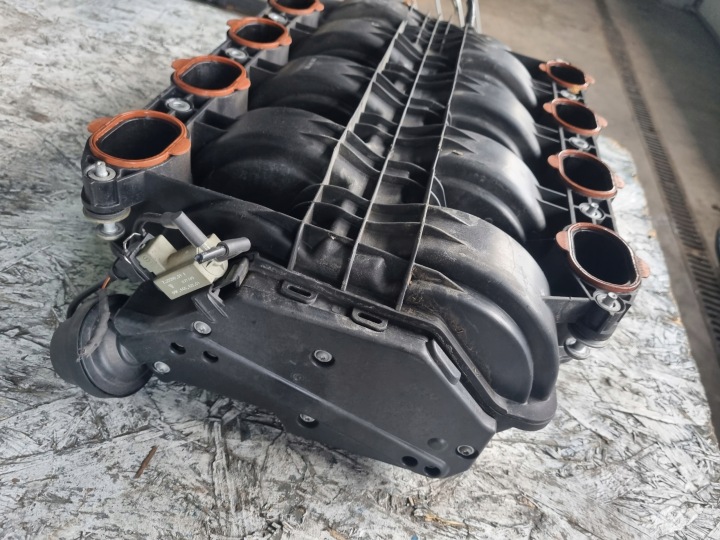 PORSCHE CAYENNE I LIFT 07-10 4.8 ESSENCE V8 COLLECTEUR ADMISSION