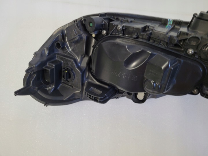 VOLVO XC60 LIFT XÉNON DROIT PHARE DROITE PROJECTEUR 31395897 8 GOUPILLE FILS EUROPE