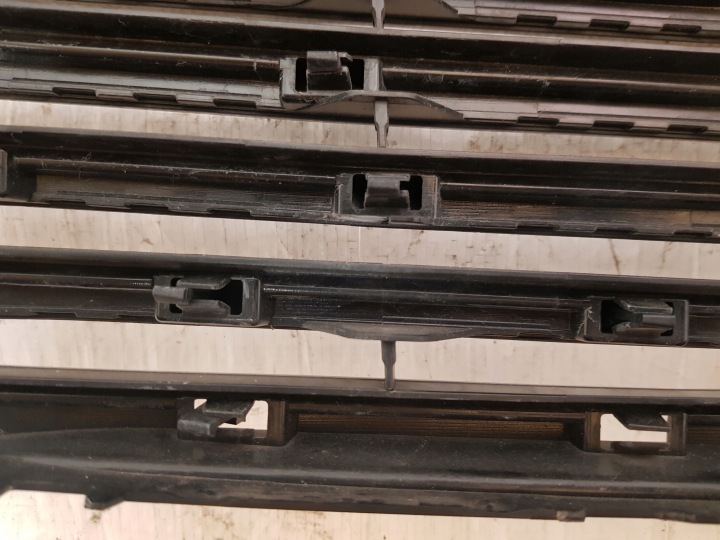 CALANDRE GRILLE AVANT PARE-CHOCS AVANT NH904M OEM HONDA HR-V III 21-25