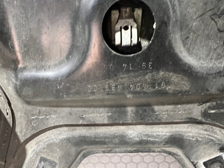 FIXATION RÉSERVOIR PORSCHE CARRERA 911 991 99150423302