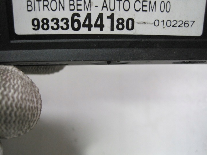 MODULE CONTRÔLEUR PORTES PEUGEOT 3008 9833644180