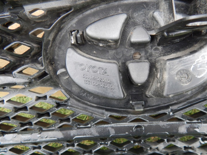 GRILLE GRILLE CALANDRE PARE-CHOCS AVANT 53114-02010 TOYOTA COROLLA E12 ORIGINAL