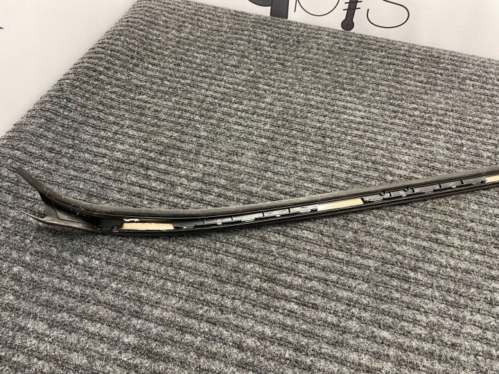 MERCEDES GL W166 MOULURE PARE-BRISE DROITE A1666901280