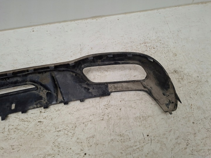 DIFFUSEUR DOUBLURE PARE-CHOCS ARRIÈRE MERCEDES SL 231 W231 CARBONE A2318855500 EN BON ÉTAT