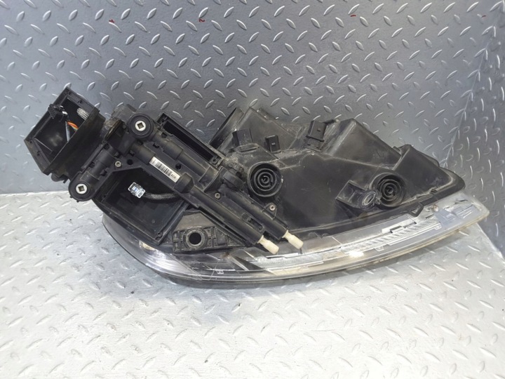 PROJECTEUR AVANT CÔTÉ GAUCHE VOLKSWAGEN PHAETON 3D1941015J