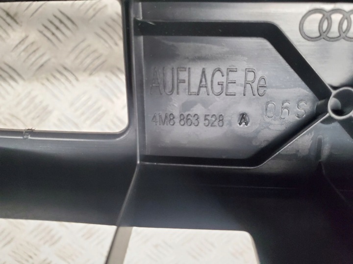 AUDI Q8 4M8863528A ARRIÈRE CÔTÉ DROITE PROTECTION ARRIÈRE TUNNELS
