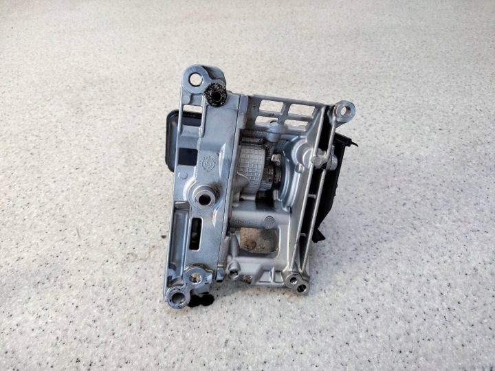 POMPE HUILES HUILEUX MOTEUR BMW 7 F01 F02 F03 3.0 D 7823009 N57D30A