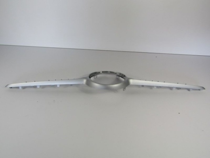 CLA C118 W118 CALANDRE GRILLE MOULURE