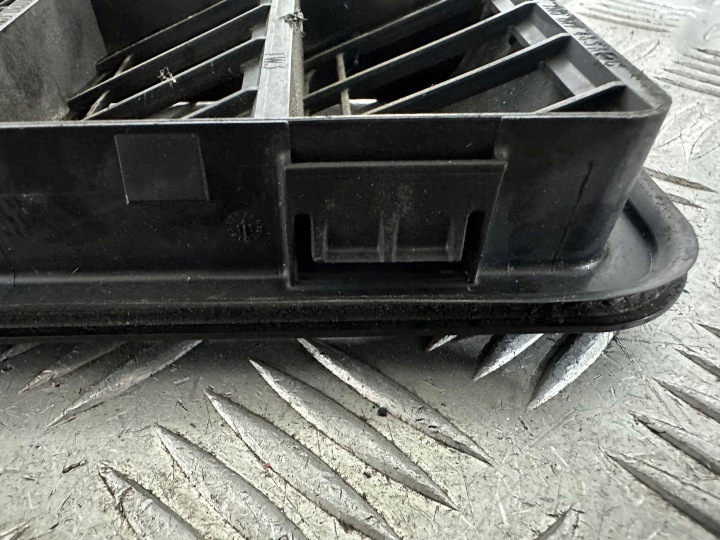SHARAN II 7N GRILLE CONDUIT D'AIR DIFFUSEUR 7N0819465A