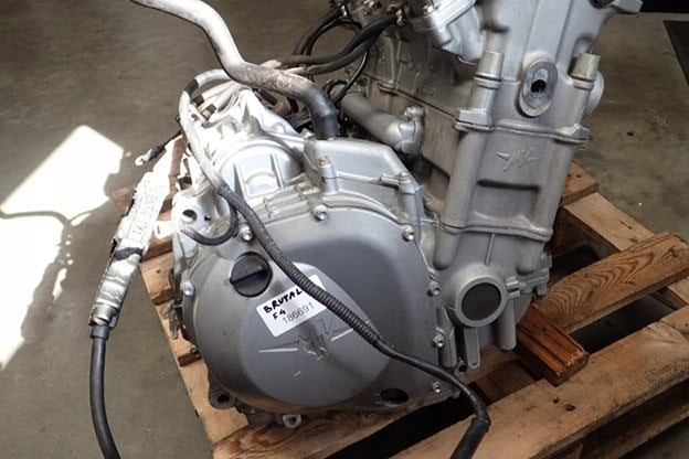 MV AGUSTA BRUTALE F4 800 AVEC (03-06) MOTEUR 26330 KM GARANTIE