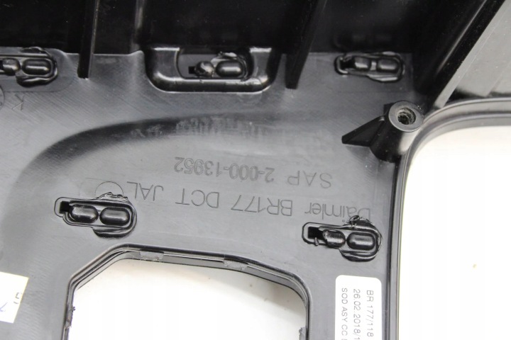 AUTRE PIÈCES WYKONCZENIA MERCEDES-BENZ A (W177) A1776801201 18025021 1.8L