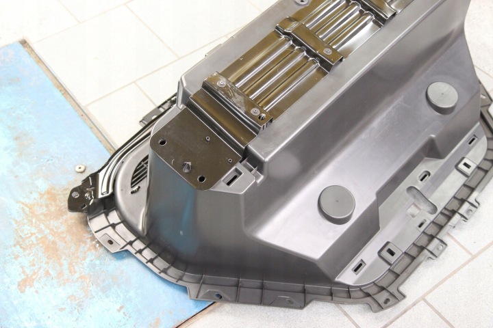 PLASTIQUE AVANT INSERT AVANT PLASTIQUE MUSTANG MACH E VERSION USA NEUF VIP