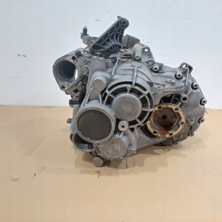 2013 VOLKSWAGEN PASSAT B7 MANUELLE BOÎTE 6 VITESSE 02Q301103