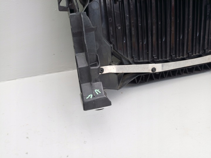 BMW X7 G07 X5 G05 2018- VOLANT ADMISSION AIR JALOUSIE 5113226775 ÷
