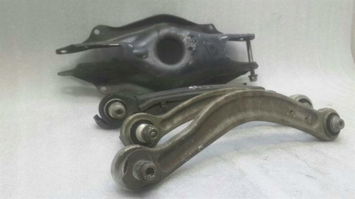 MERCEDES C43 AMG W205 LEFT REAR WISHBONE A2313500353 REAR LEFT WISHBONE SET
