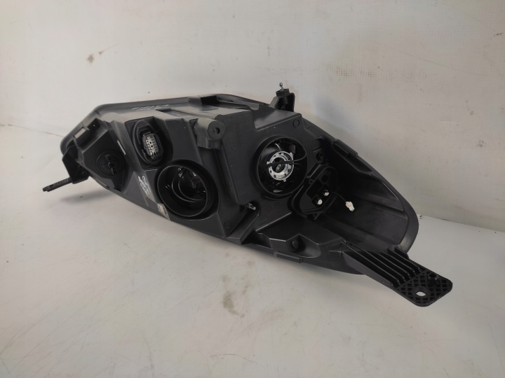 FORD FIESTA MK8 VIII PHARE GAUCHE AVANT AVANT 2017-