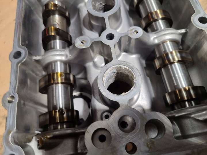 COUVERCLE DE SOUPAPES VOLKSWAGEN GOLF VII 04E103475BL