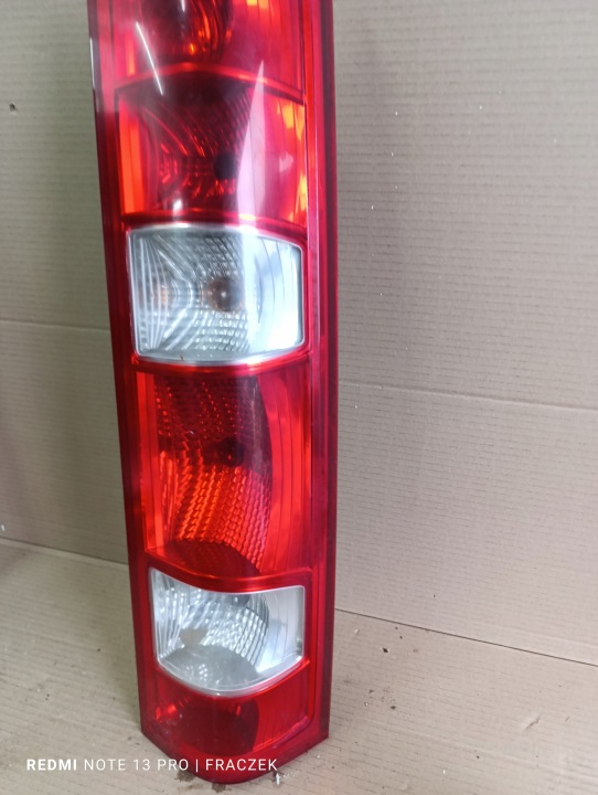 IVECO DAILY IV 06-12 PHARE GAUCHE OU DROITE ARRIÈRE ARRIÈRE