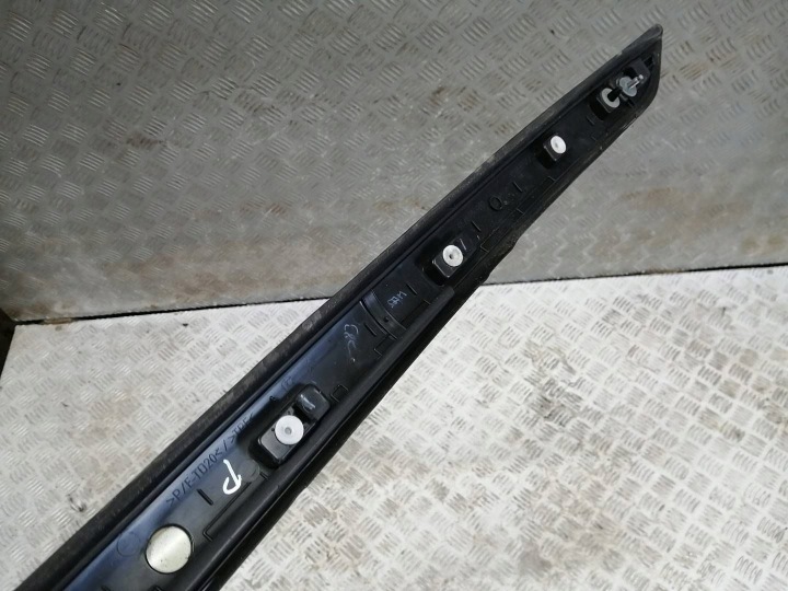 MOULURE PARE-BRISE AVANT GAUCHE 9676785080 CITROEN C4 PICASSO II