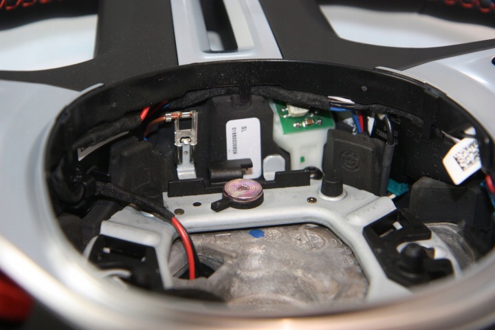 VOLANT BMW M5 F90 8094393
