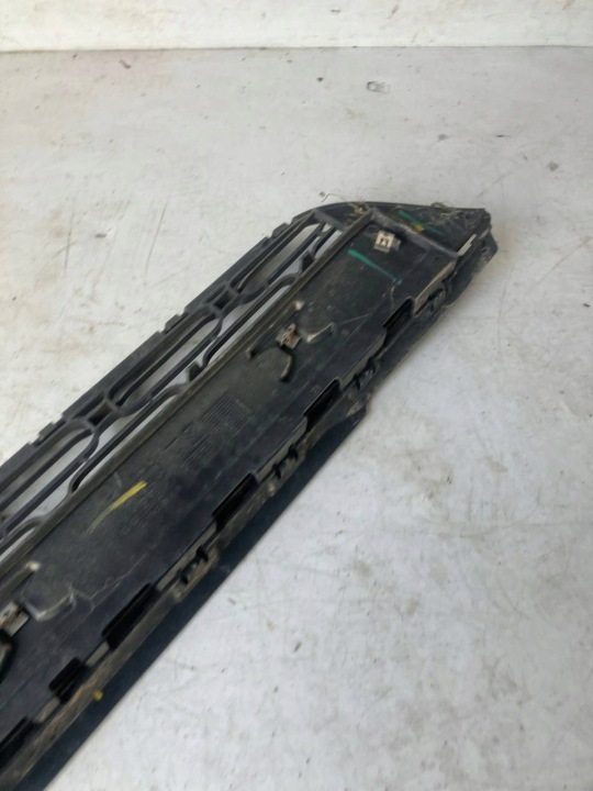 GRILLE PARE-CHOCS AVANT CENTRALE INFÉRIEURE CITROEN C3 III 9812062277