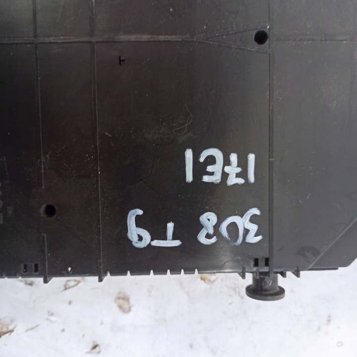 PEUGEOT 308 T9 BOÎTE FUSIBLES FUSIBLE 9819851480