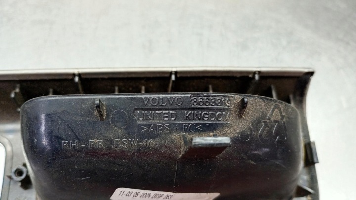 POIGNÉE MANIVELLE PORTES DROIT ARRIÈRE VOLVO S40 II V50 8663819