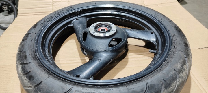 YAMAHA FAZER FZS 600 KOLO JANTE AVANT AVANT PNEU FZR YZF