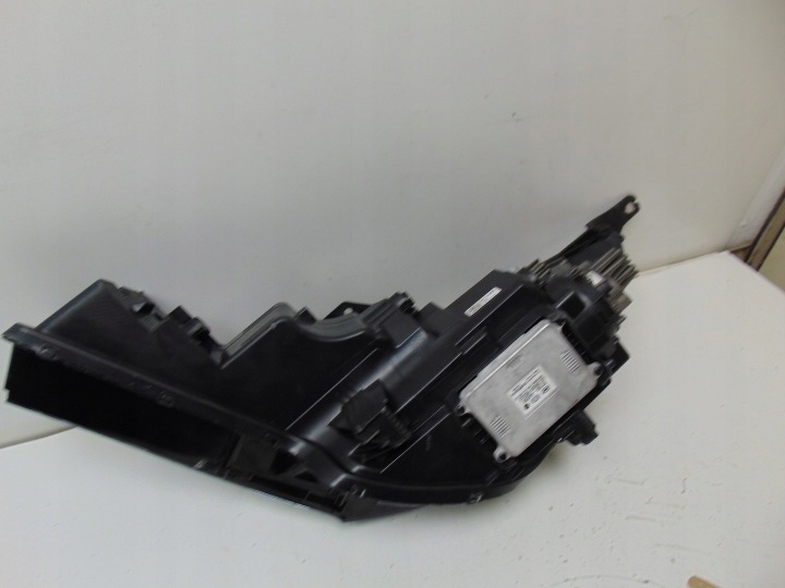 PHARE DROITE AVANT HYUNDAI ELANTRA VII 7 92102-AA SOCZEWKA+LED EUROPE