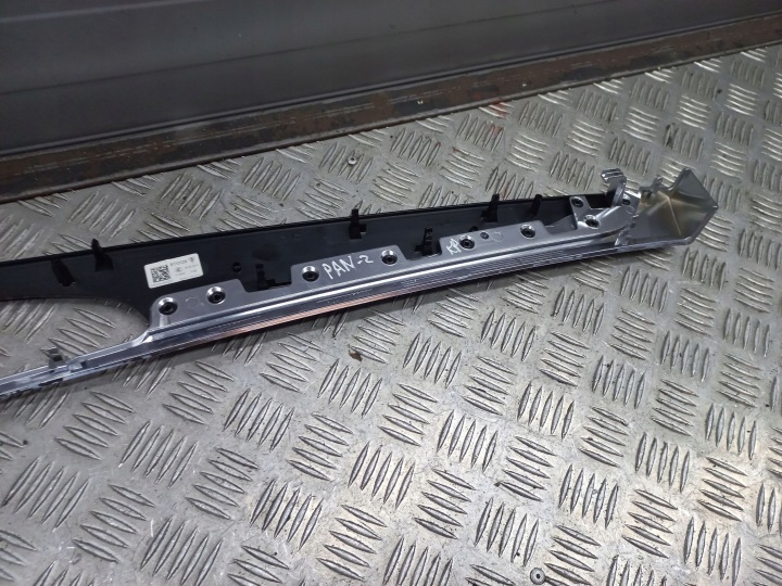 PORSCHE PANAMERA (970) 970555381 AVANT CÔTÉ GAUCHE MOULURE DÉCORATIVE PORTES