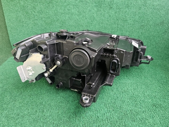 PHARE SKODA SUPERB 4 IV 3P1941015 CRYSTAL LIGHT COMPLÈTE GAUCHE AVANT EURO
