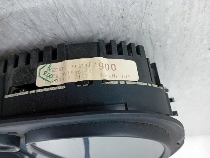 COMPTEUR AUDI A2 8Z 8Z0920900 1.4 TDI