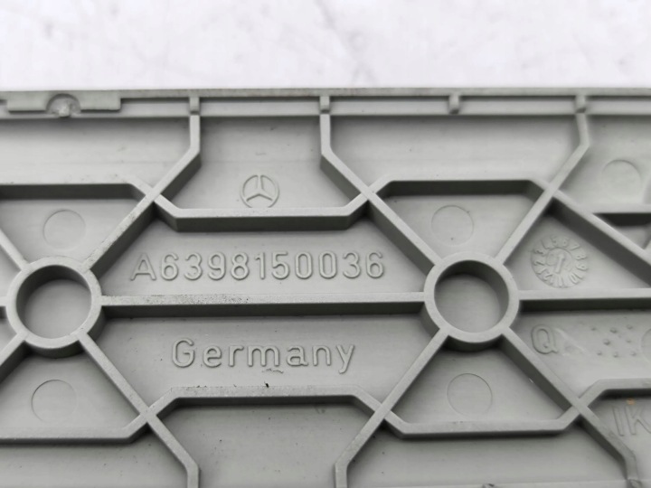 MERCEDES-BENZ VITO VIANO W639 2004 ENSEMBLE ENSEMBLE UCHWYTOW VERS PLAFOND